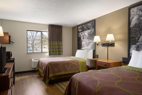 Super 8 by Wyndham Ithaca image 5